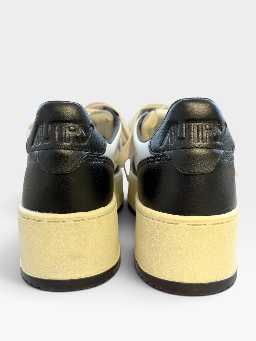Autry NWT
Platform Low "White/Black" sneakers in Sz 8 - Picture 3 of 10